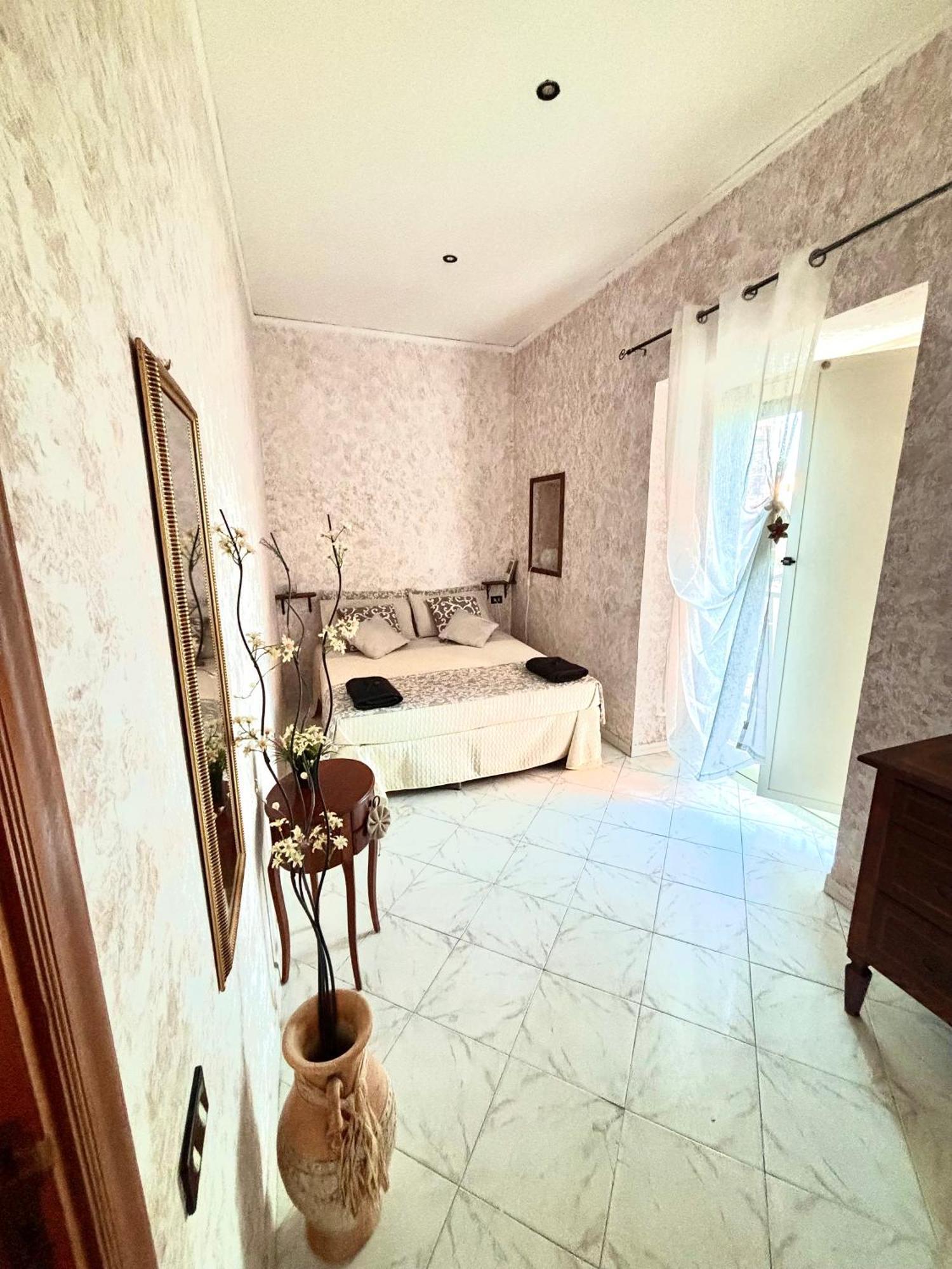 Rian House Apartment เนเปิลส์ ภายนอก รูปภาพ