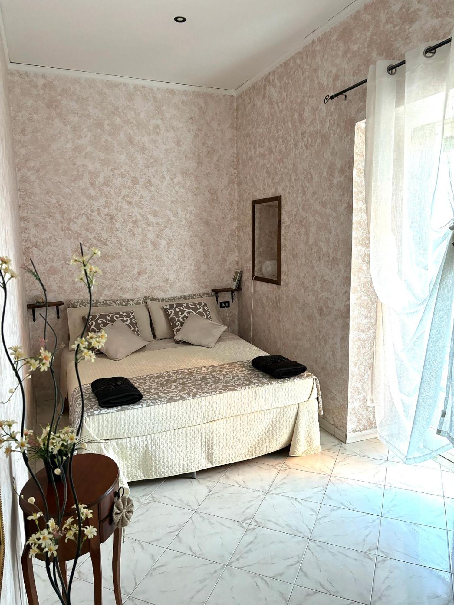 Rian House Apartment เนเปิลส์ ภายนอก รูปภาพ