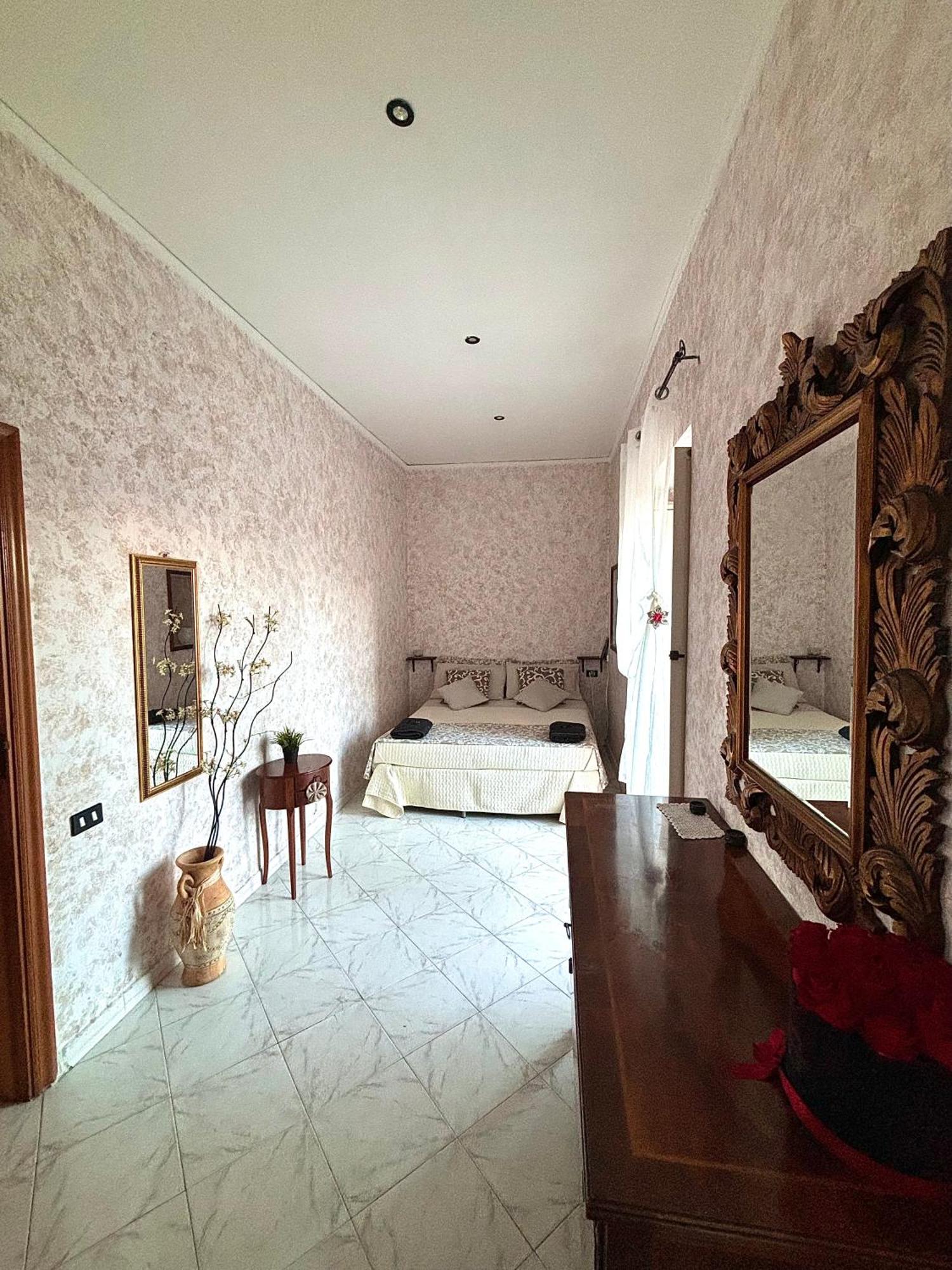 Rian House Apartment เนเปิลส์ ภายนอก รูปภาพ