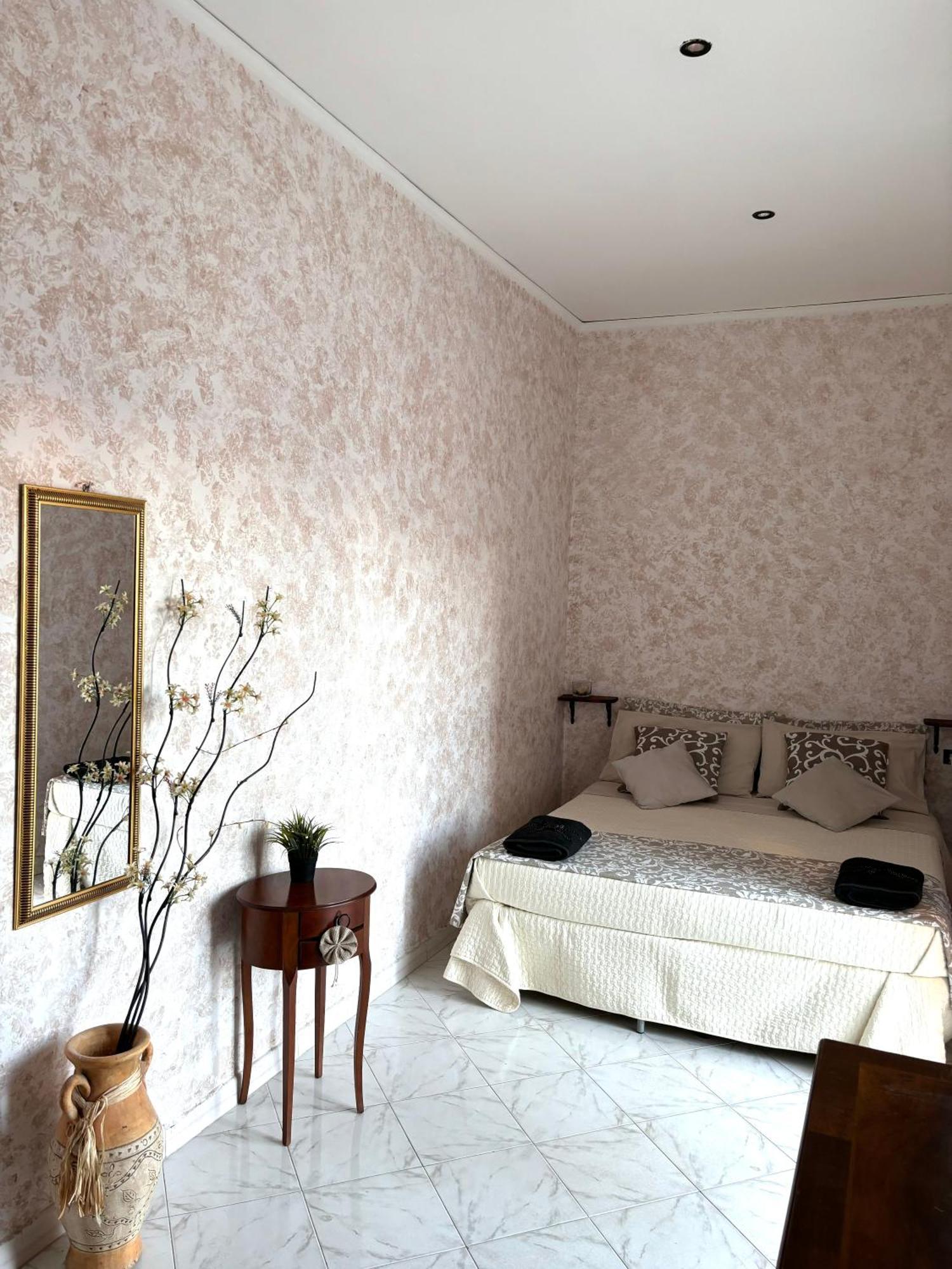 Rian House Apartment เนเปิลส์ ภายนอก รูปภาพ